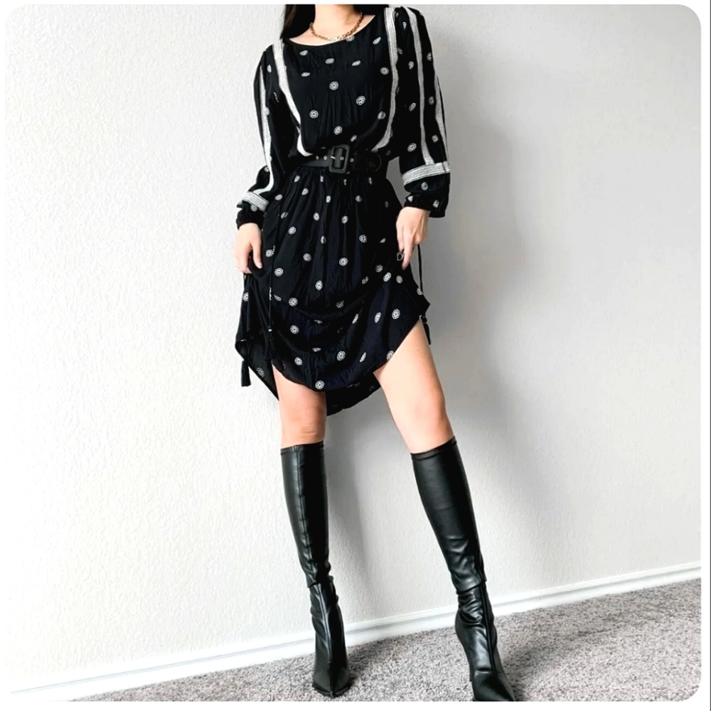 Nwot Ann Taylor LOFT Black/White Embroidered floral 3/4 Puff Sleeve Tassle Dress